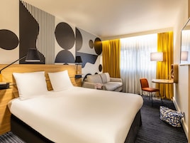 In-room safe, desk, blackout drapes, soundproofing