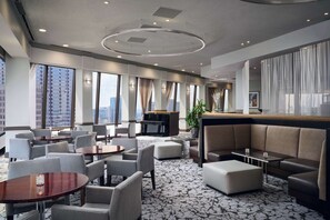 4 restaurants, breakfast served - Hilton Atlanta (Atlanta)