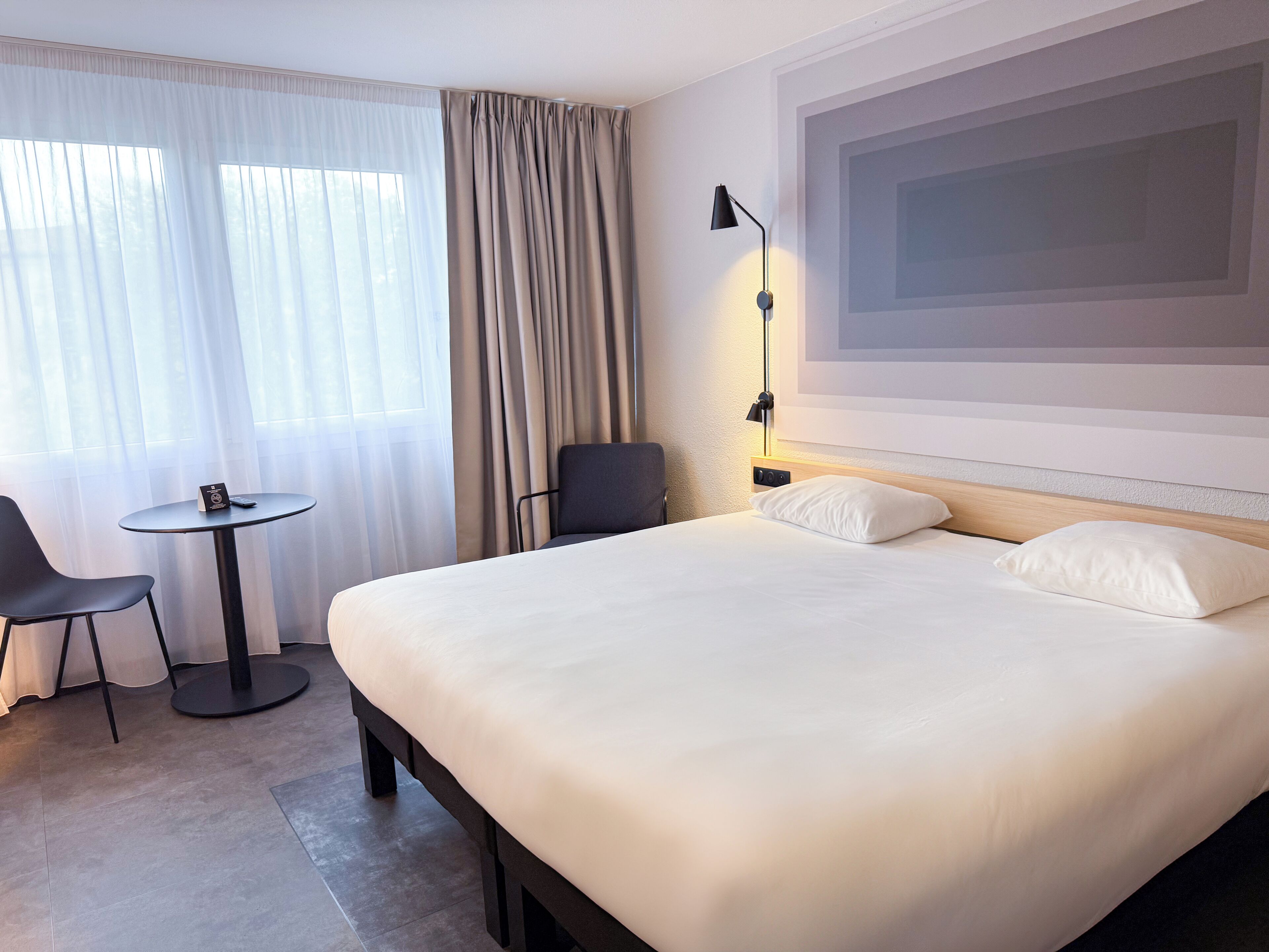 Standard Room, 1 Double Bed | 1 bedroom, desk, soundproofing, iron/ironing board