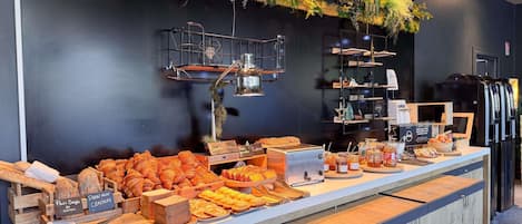 Päivittäinen buffetaamiainen maksusta