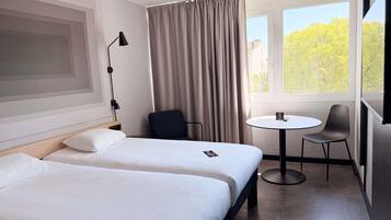Standard Room, 2 Single Beds | 1 bedroom, desk, laptop workspace, soundproofing