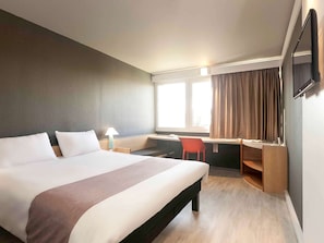 1 chambre, bureau, chambres insonorisées, fer et planche à repasser