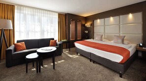 Executive Room, 2 Twin Beds | 1 bedroom, premium bedding, minibar, in-room safe