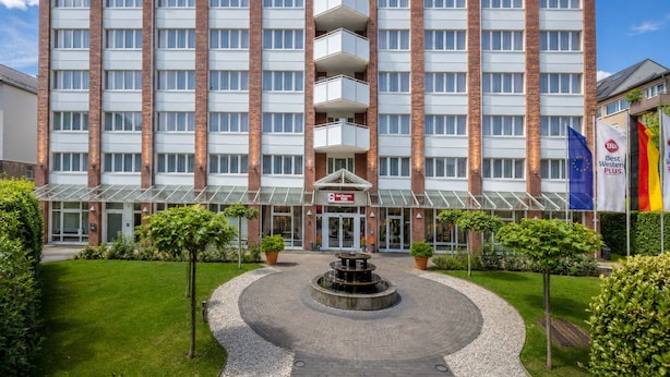 Front of property - Best Western Plus Delta Park Hotel (Mannheim)