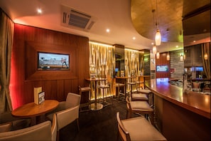Bar (on property) - Best Western Plus Delta Park Hotel (Mannheim)