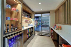 Alimentos y bebidas
