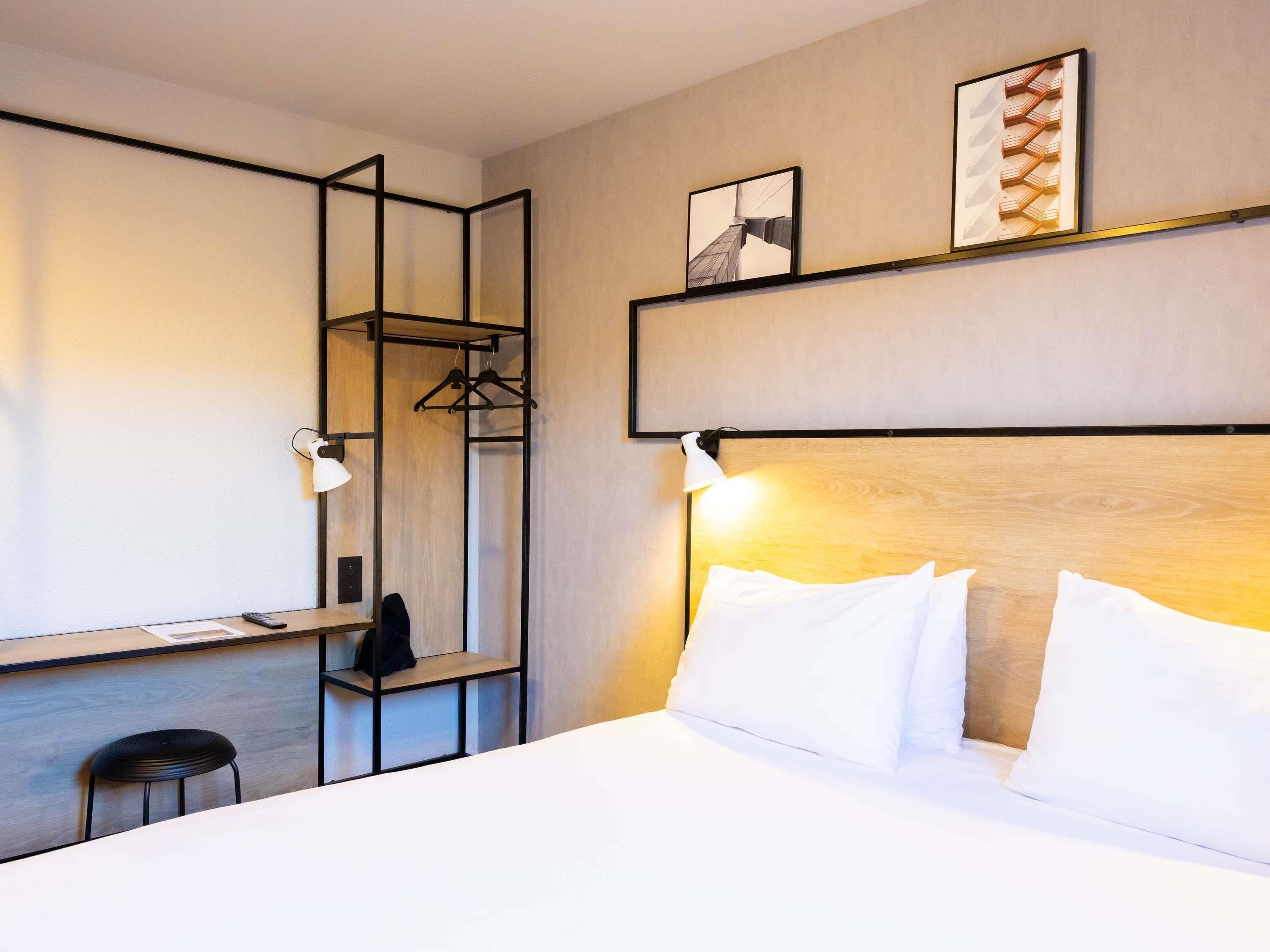 ห้องซูพีเรีย, เตียงควีนไซส์ 1 เตียง | โต๊ะทำงาน, ผ้าม่านกันแสง, ห้องเก็บเสียง, เตารีด/โต๊ะรีดผ้า