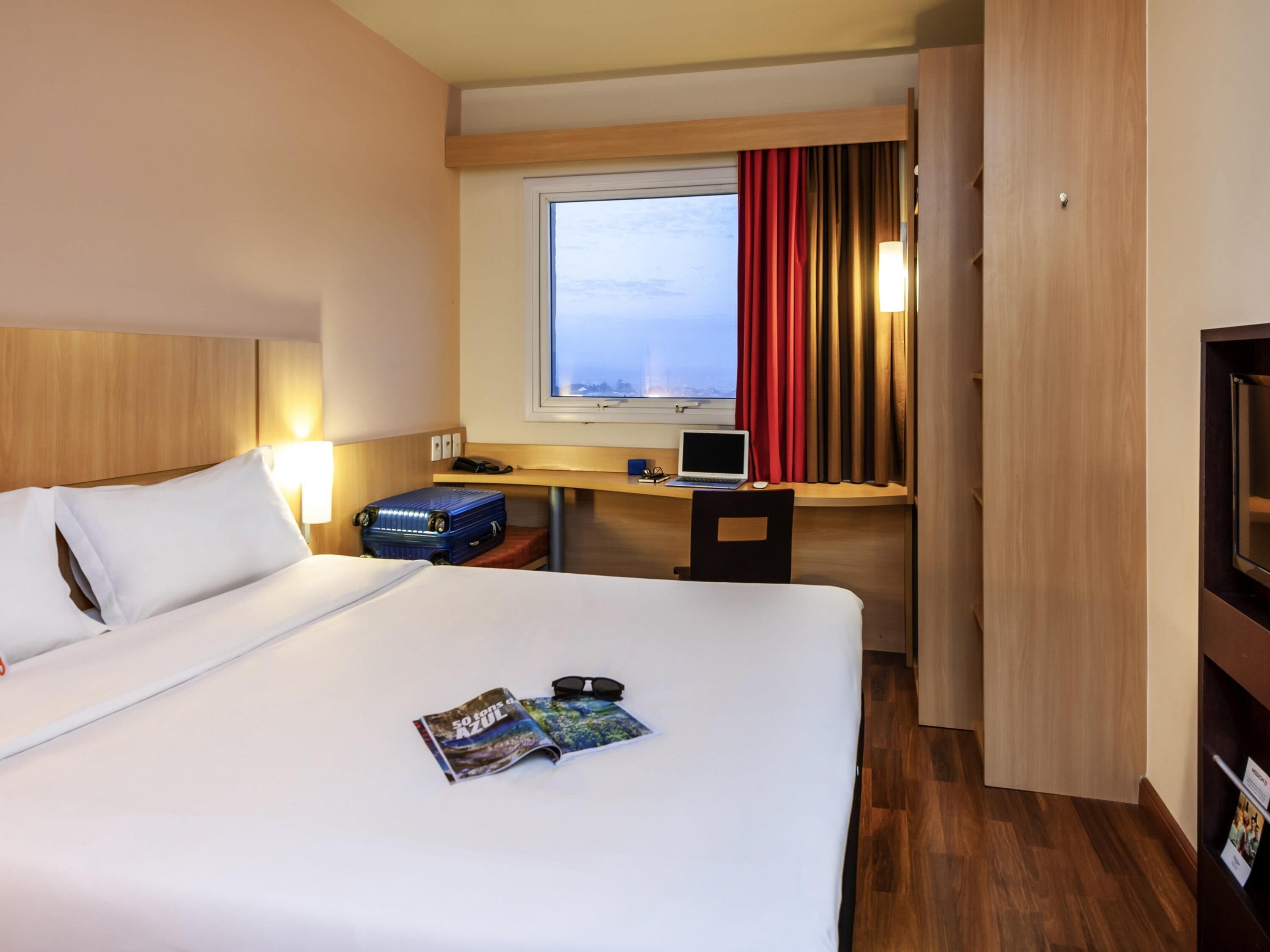 Standard-huone, 1 parisänky | Työpöytä, pimennysverhot, äänieristys, silitysrauta/-lauta