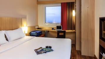 Bureau, rideaux occultants, chambres insonorisées