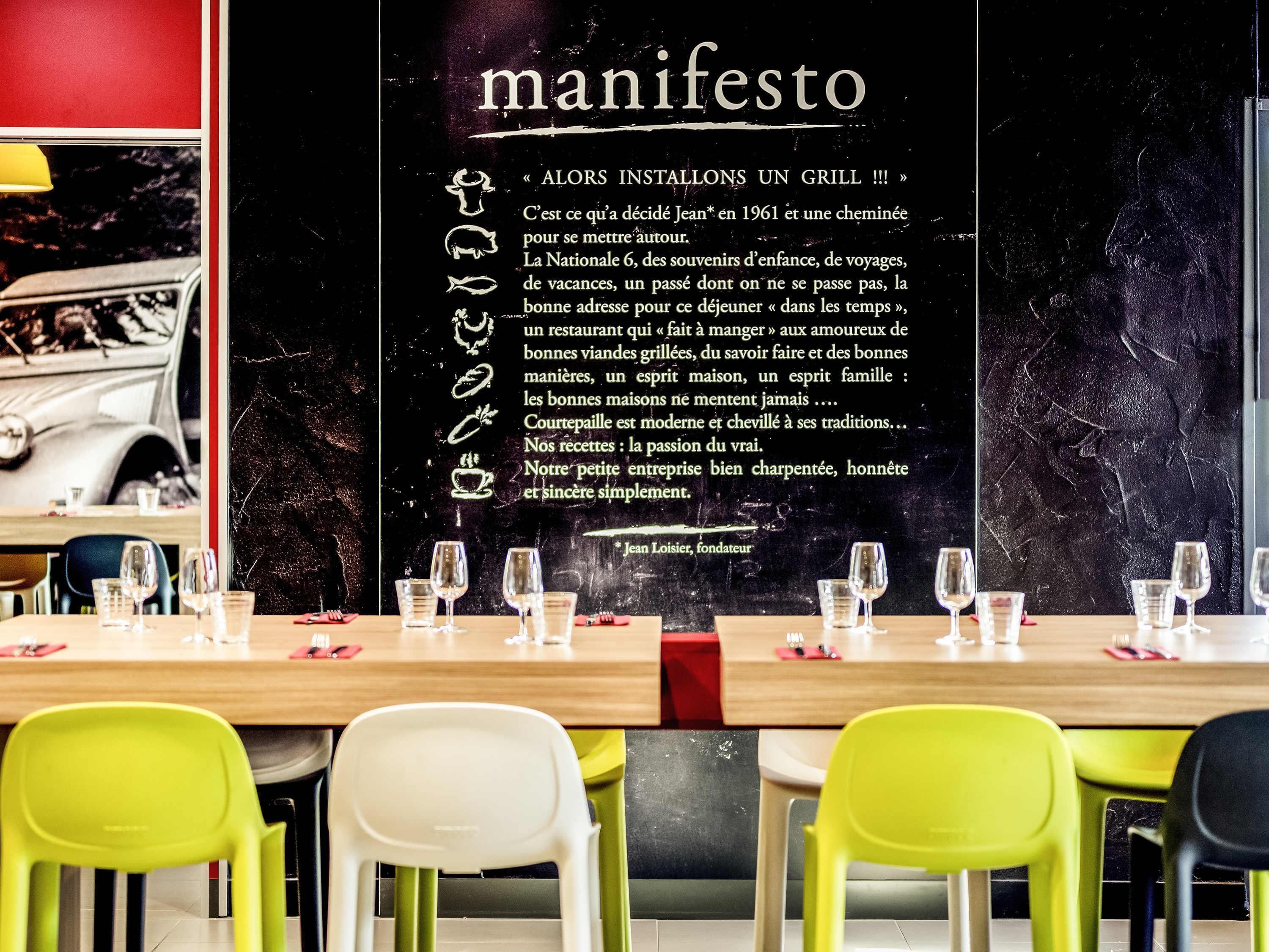 lunch, dinner served; barbecue, al fresco dining