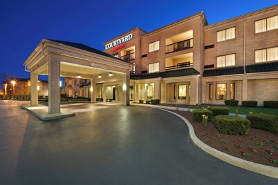 Courtyard by Marriott Mishawaka-University Area