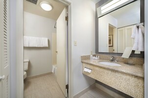 Combined shower/tub, eco-friendly toiletries, hair dryer, towels