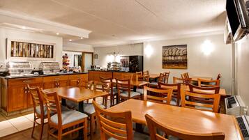 Tägliches inbegriffenes kontinentales Frühstück