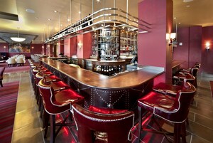 2 Restaurants; Mittagessen und Abendessen werden serviert