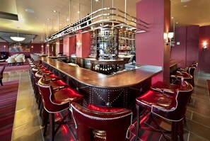 2 Restaurants, Mittagessen, Abendessen, amerikanische Küche