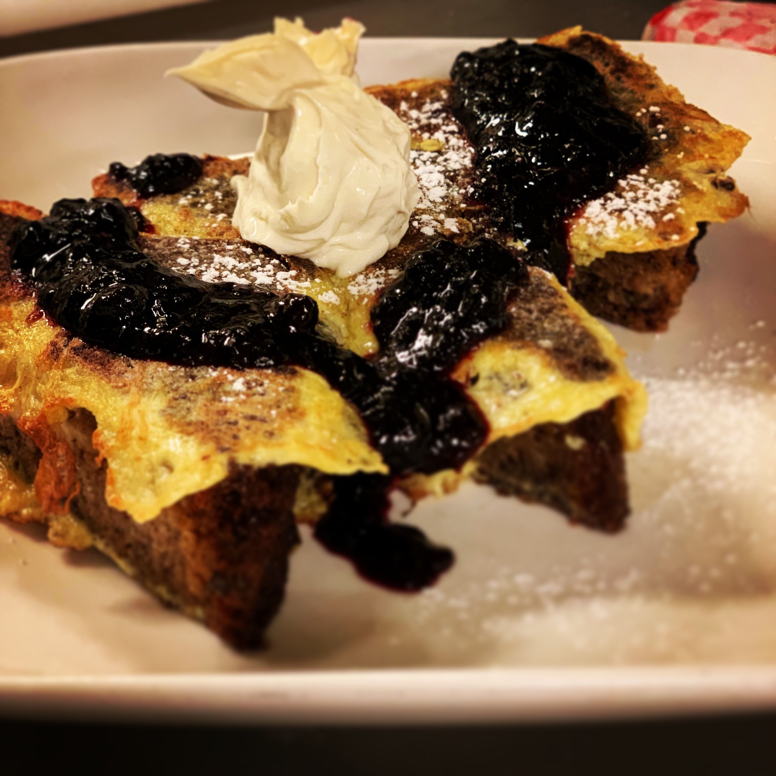 Se ofrece un desayuno completo todos los días (por un coste adicional)