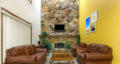 Days Inn by Wyndham Delta