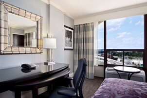 1 bedroom, premium bedding, down comforters, pillowtop beds