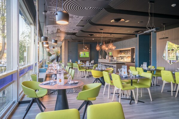 Breakfast, lunch and dinner served - Mercure Mulhouse Centre (Mulhouse)