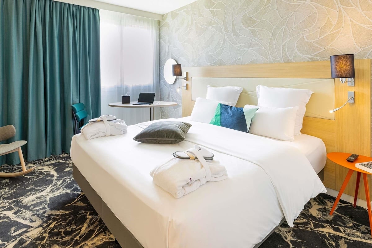 Deluxe Room, 1 Double Bed, Park View