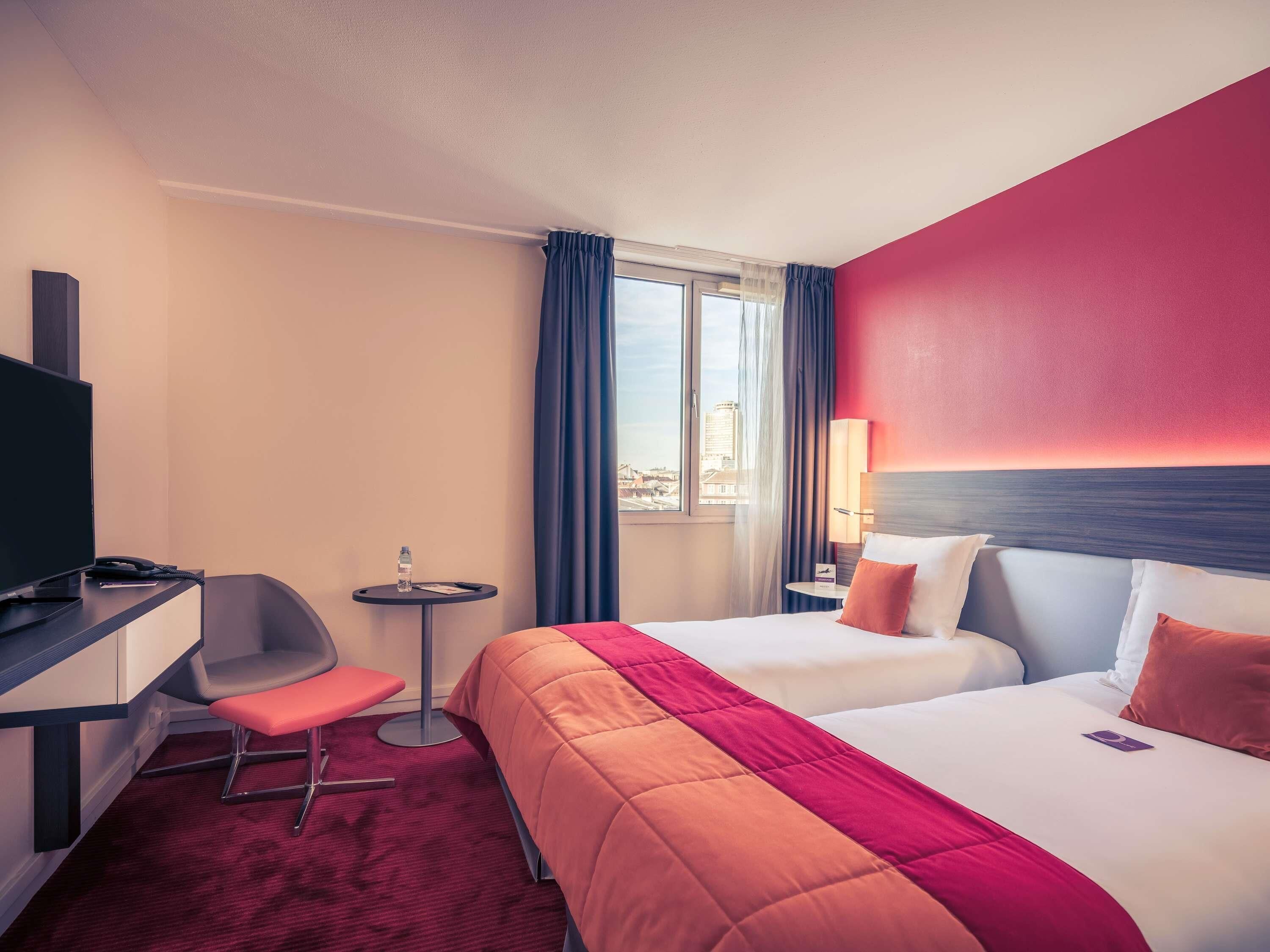 Standard Room, 2 Single Beds | Minibar, in-room safe, desk, soundproofing