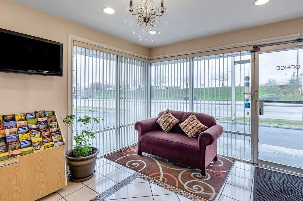 Econo Lodge Roanoke Civic Center