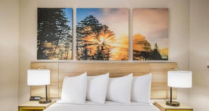 Days Inn by Wyndham Cortez