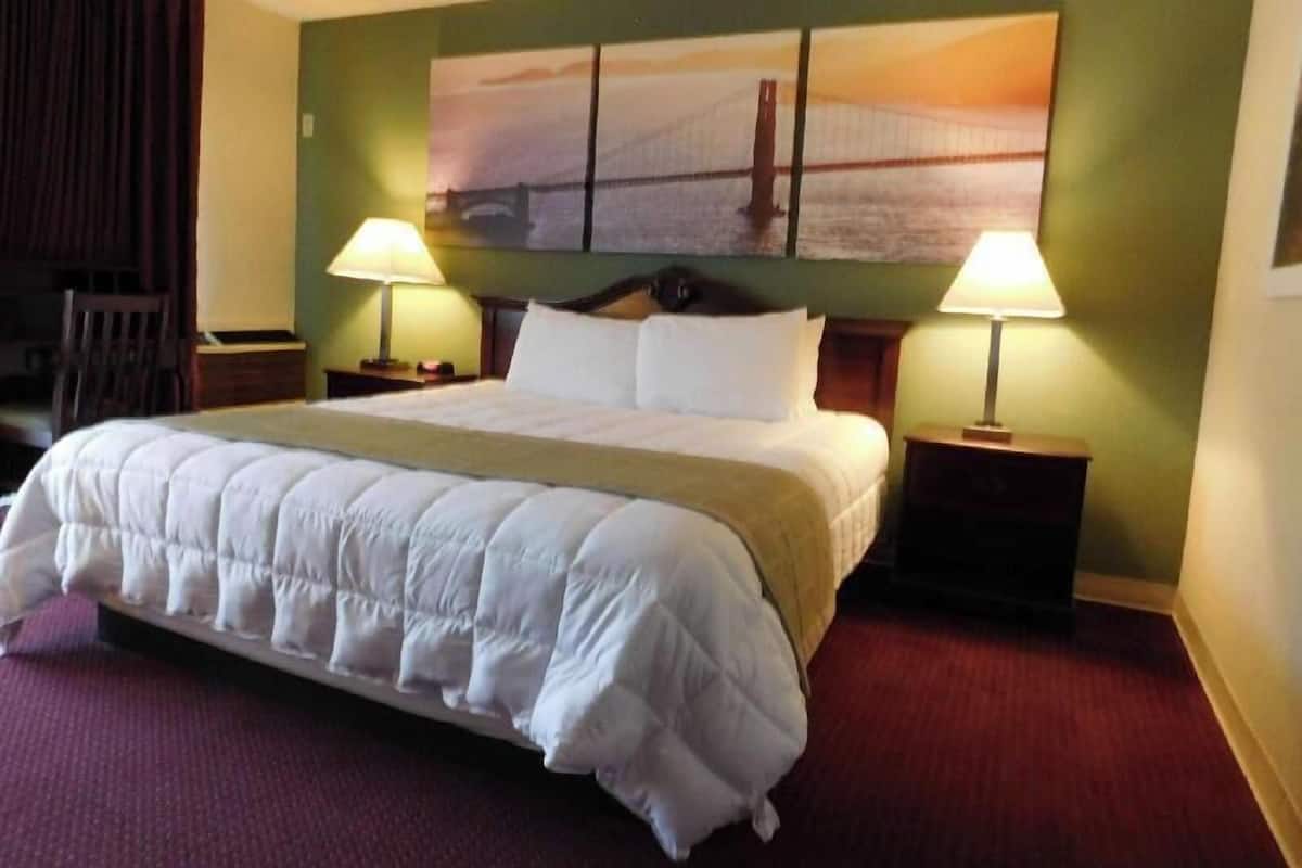 Couette en duvet d'oie, coffres-forts dans les chambres, bureau