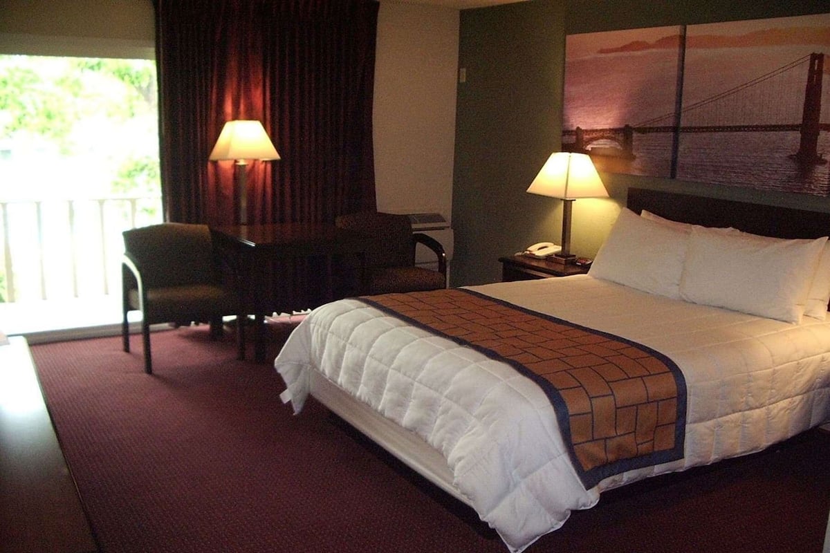 Couette en duvet d'oie, coffres-forts dans les chambres, bureau