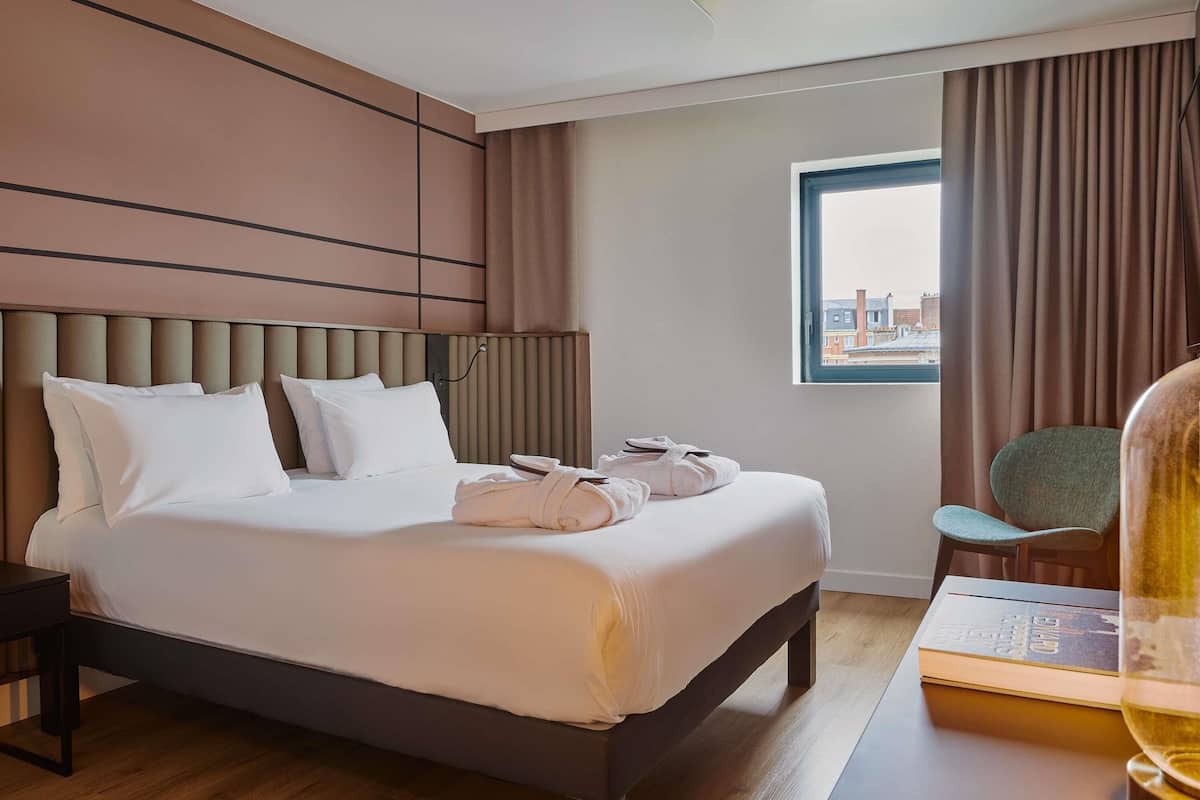 In-room safe, desk, blackout curtains, soundproofing