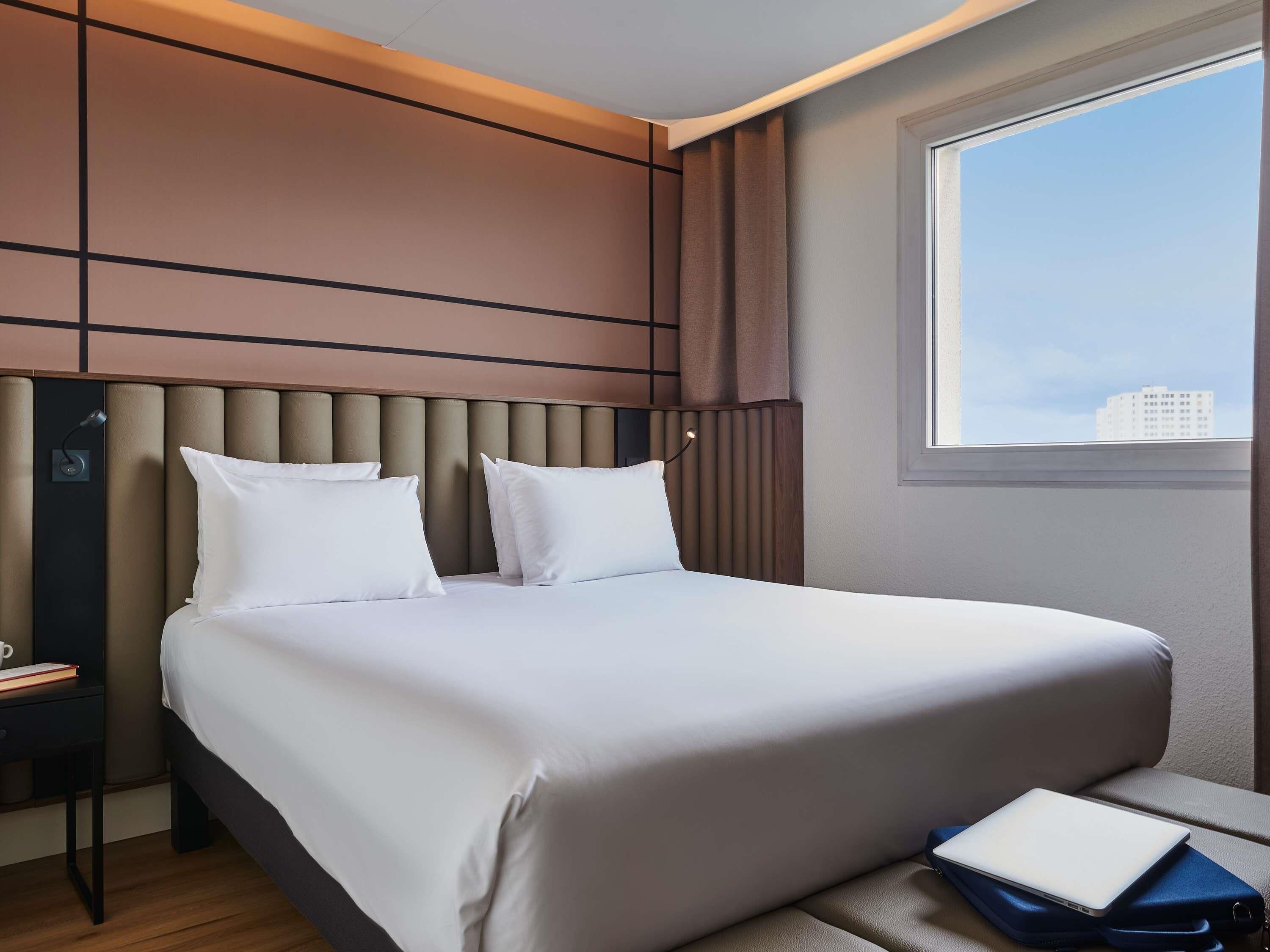 Privilege, Rom, 1 dobbeltseng | Safe på rommet, skrivebord, blendingsgardiner og lydisolert