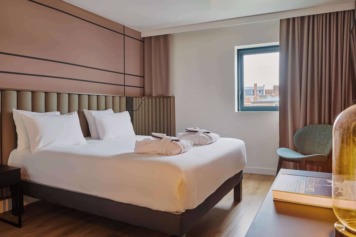 In-room safe, desk, blackout curtains, soundproofing