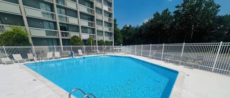 Piscine extérieure (ouverte en saison)