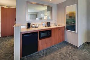 Fridge, microwave, coffee/tea maker, eco-friendly cleaning products