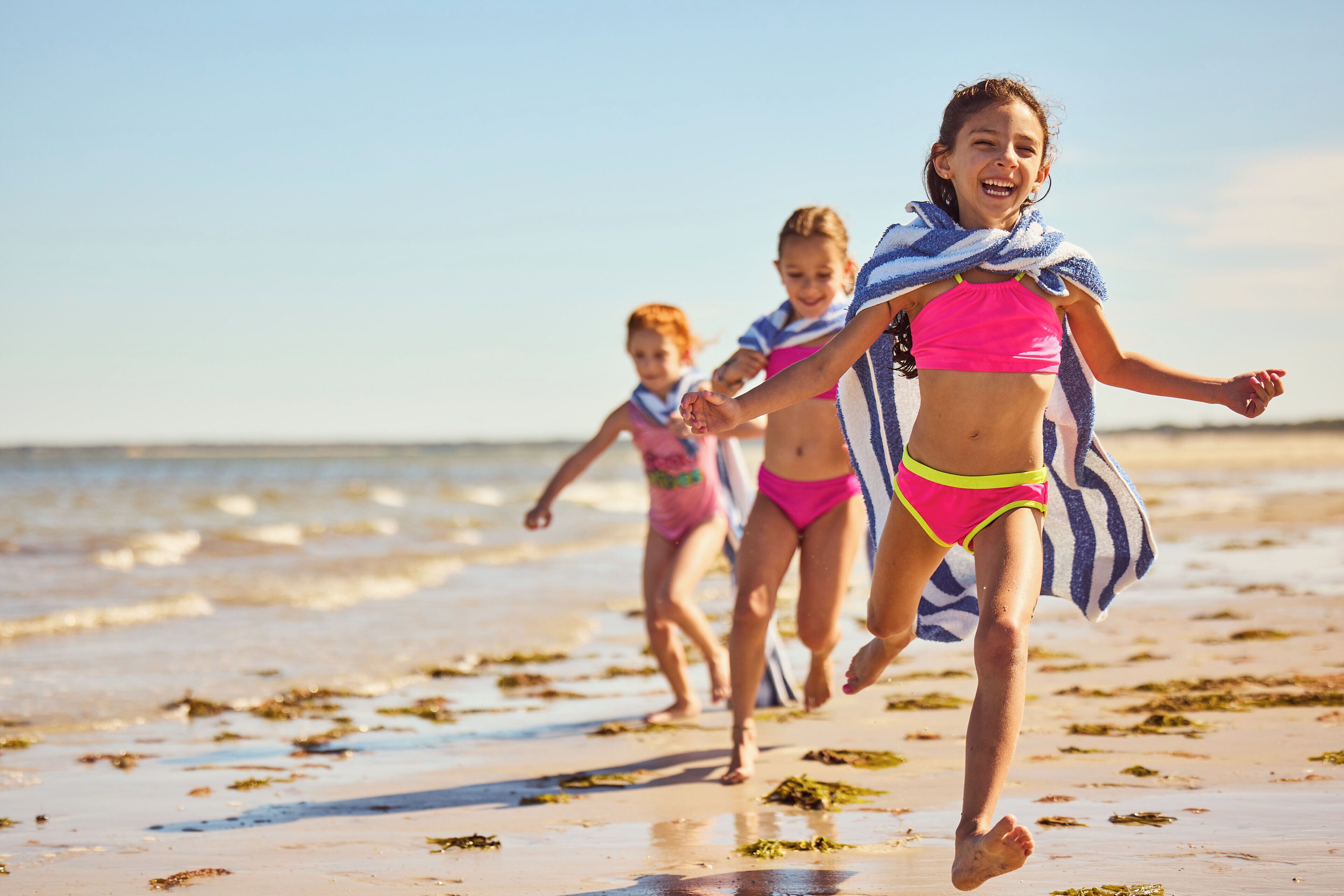 Plage privée, chaises longues, parasols, serviettes de plage
