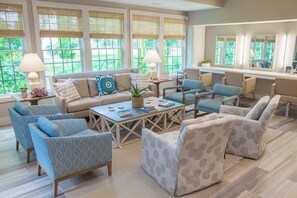 雙人療程室、美體療程、深層組織按摩、瑞典式按摩、敷體療程、身體去角質