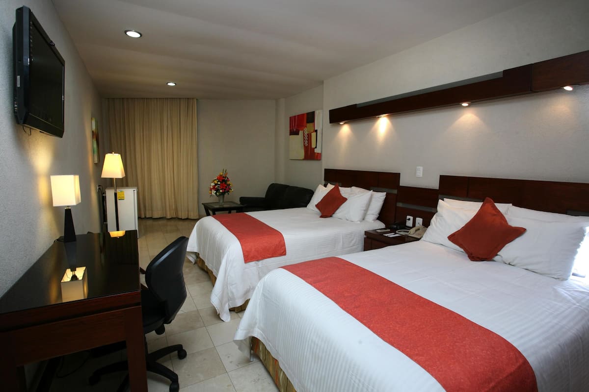 1 bedroom, down duvets, in-room safe, desk