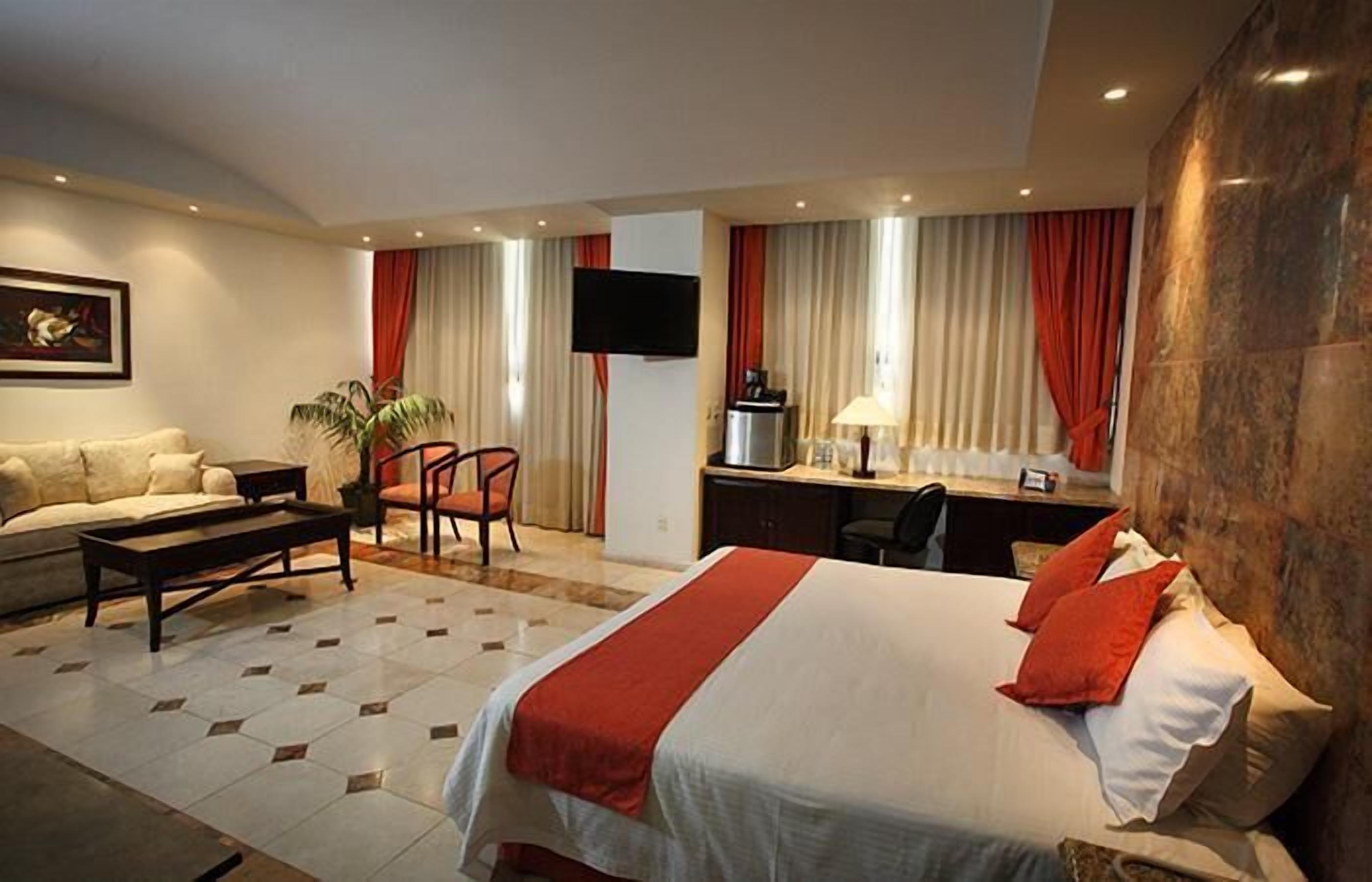 1 bedroom, down duvets, in-room safe, desk