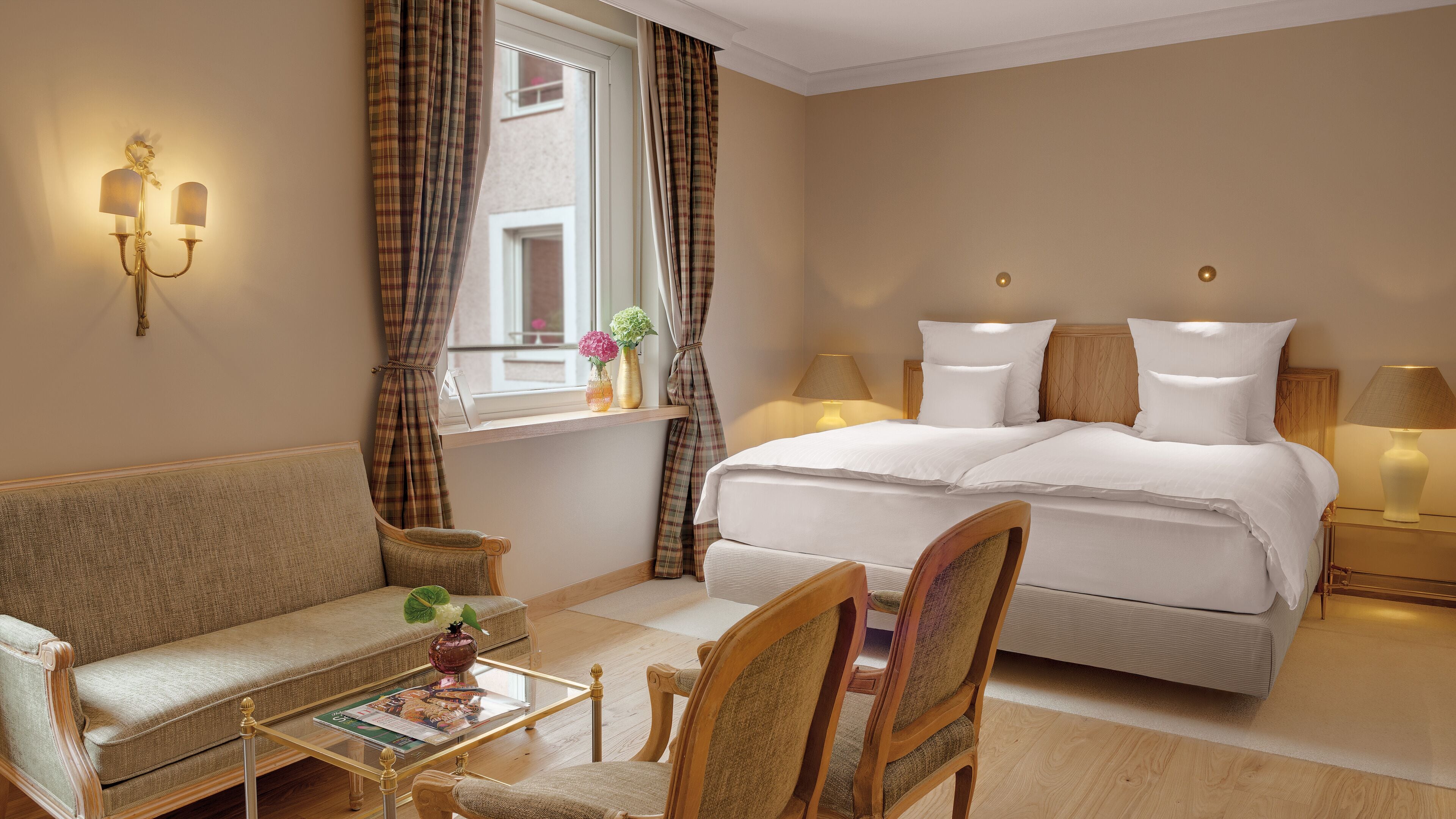 Suite Junior (Deluxe) | Biancheria da letto ipoallergenica, minibar, una cassaforte in camera