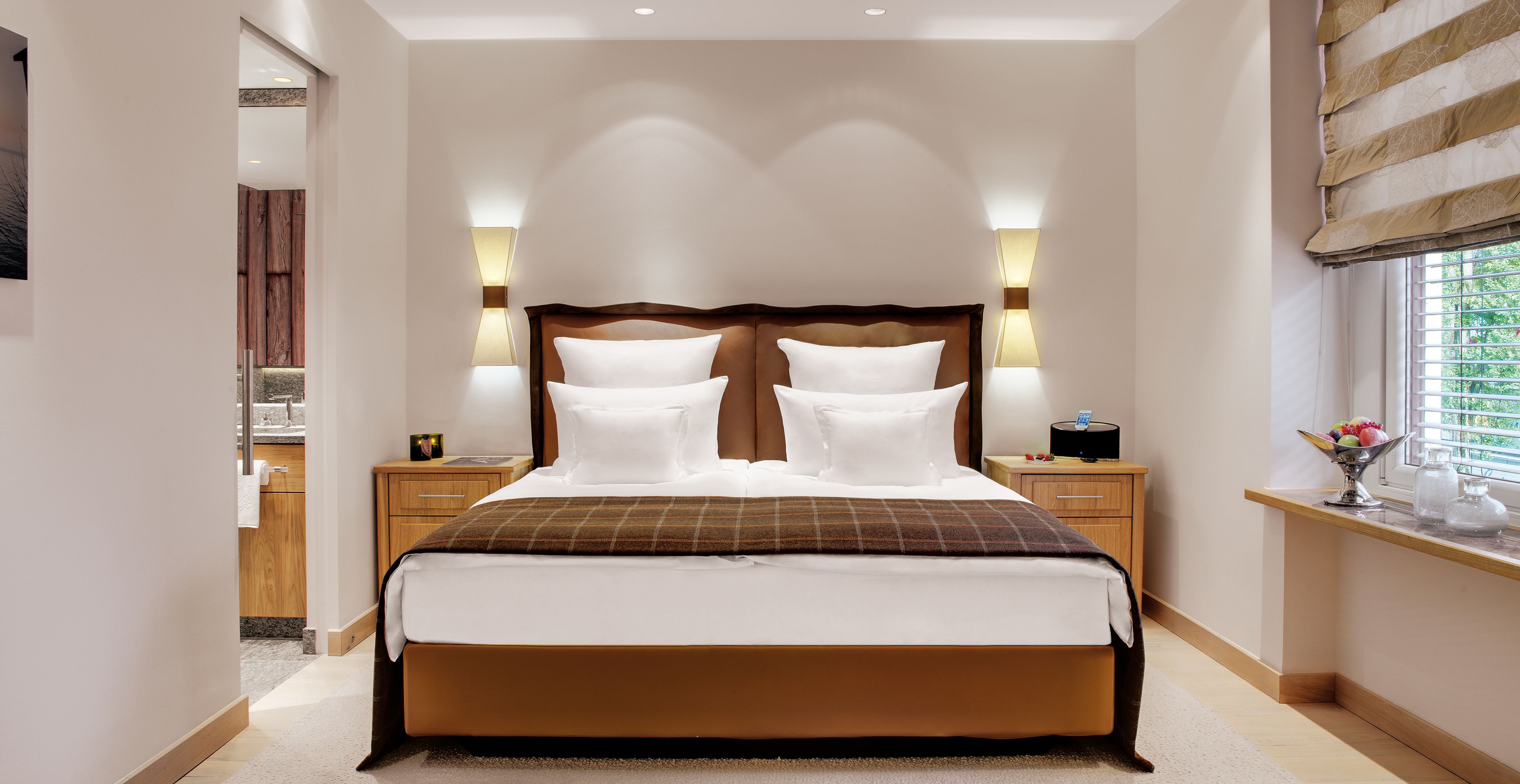 Hypo-allergenic bedding, minibar, in-room safe, laptop workspace
