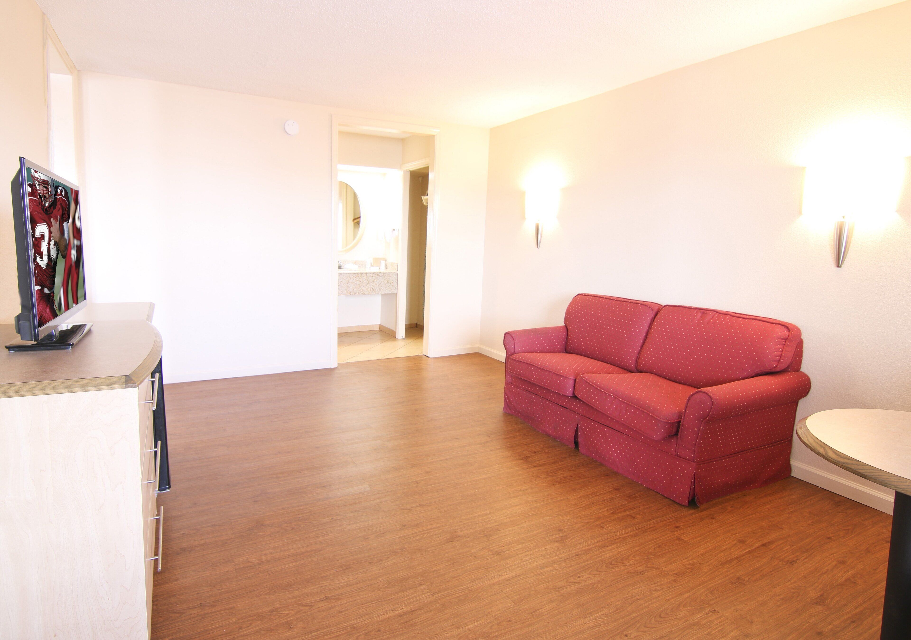 Standard Suite, 1 King Bed, Non Smoking, Jetted Tub (Two Room) | Desk, iron/ironing board, free WiFi, bed sheets