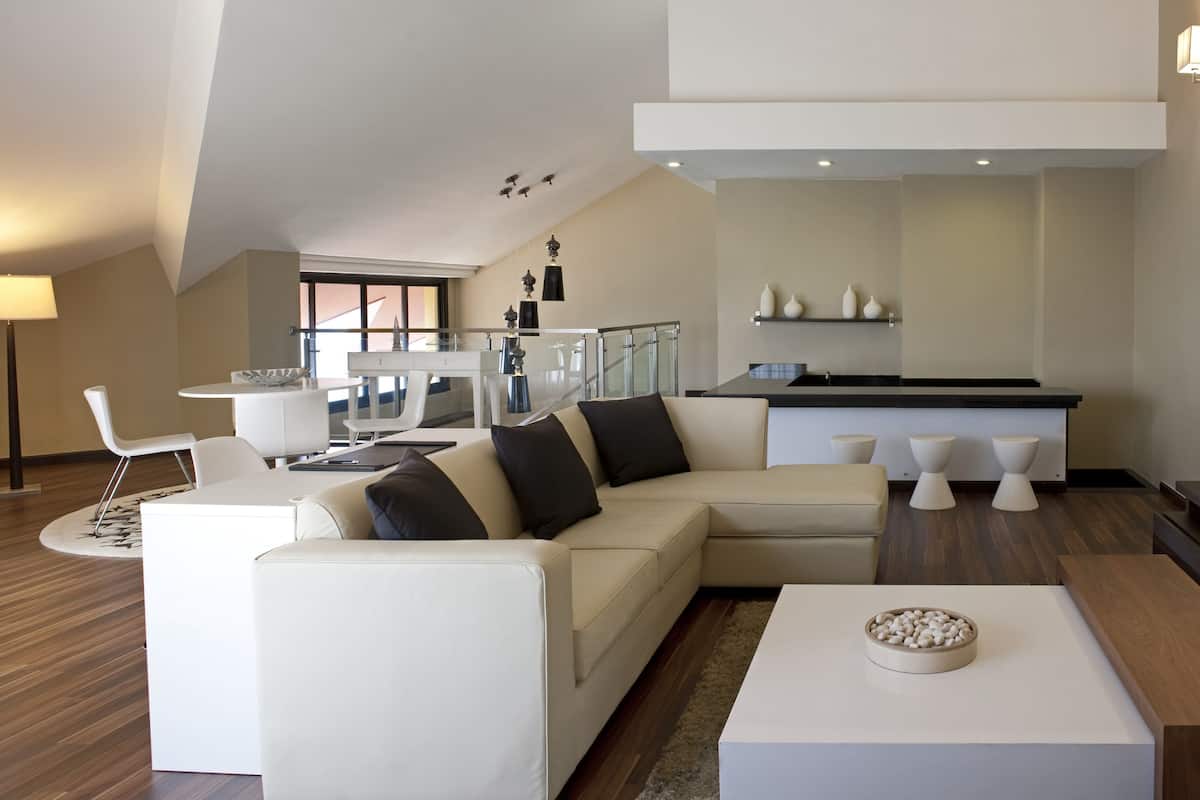 總統套房, 1 張特大雙人床, 海景 (Luxurious) | 迷你吧、客房內保險箱、書桌、遮光布/窗簾