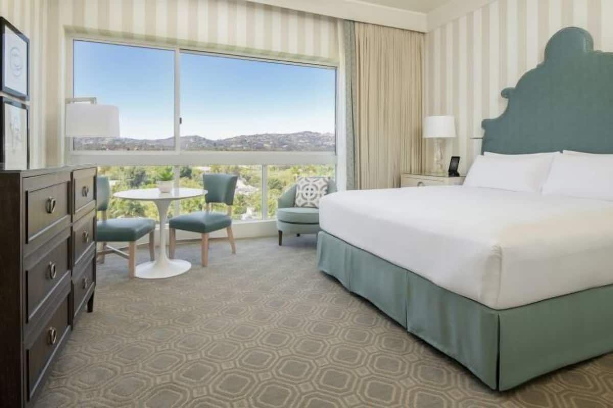1 bedroom, premium bedding, pillowtop beds, minibar