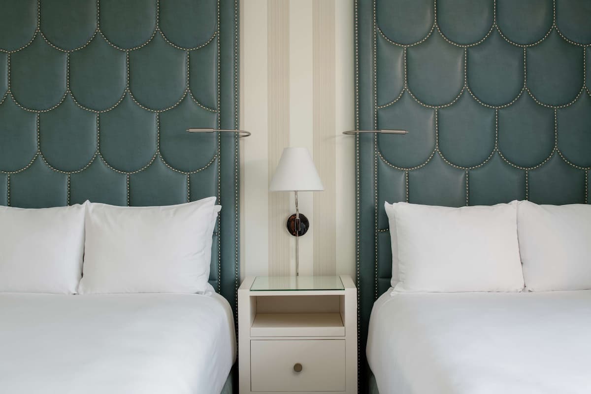 1 bedroom, premium bedding, pillowtop beds, minibar