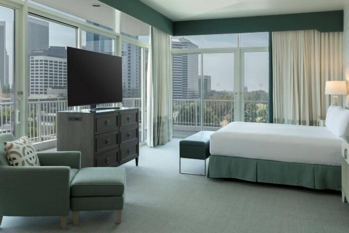 1 bedroom, premium bedding, pillowtop beds, minibar