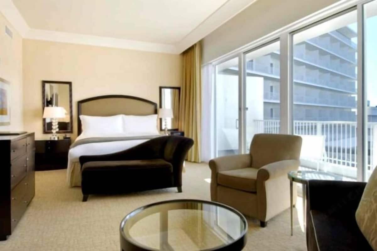 1 bedroom, premium bedding, pillowtop beds, minibar