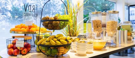 Desayuno buffet los fines de semana (con cargo)