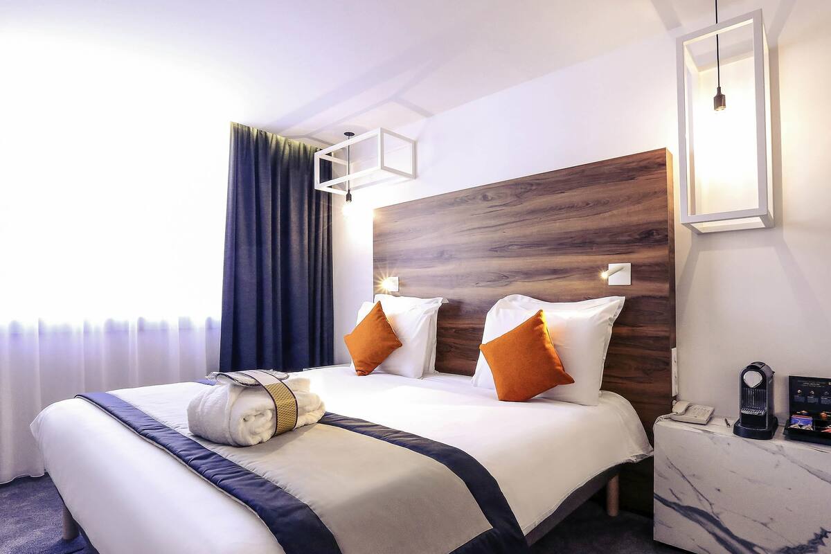 Privilege, Habitación, 1 cama matrimonial | Camas Select Comfort, caja de seguridad en la habitación y escritorio 