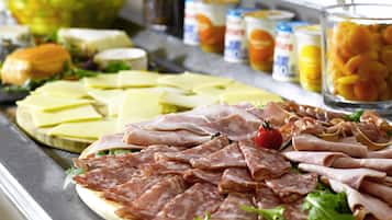 Ontbijtbuffet in het weekend (toeslag)