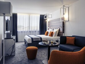 Select Comfort beds, in-room safe, desk, soundproofing